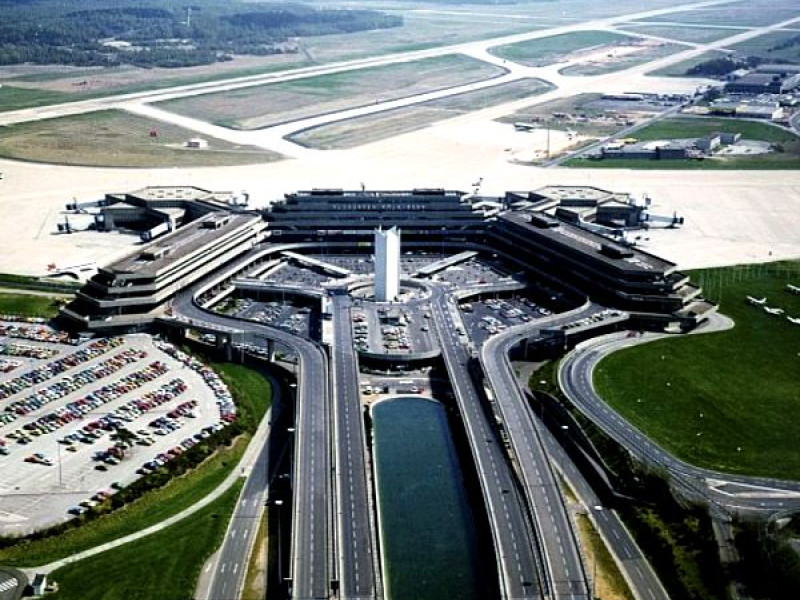 VIP Service CGN Airport photo