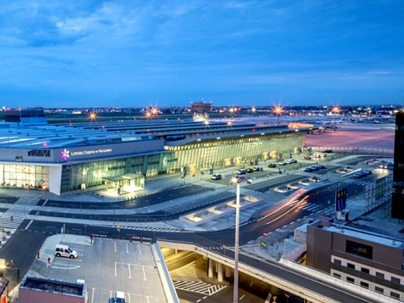 Warsaw airport VIP service photo