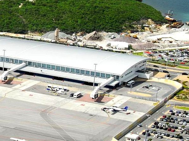 SXM Airport VIP Service photo