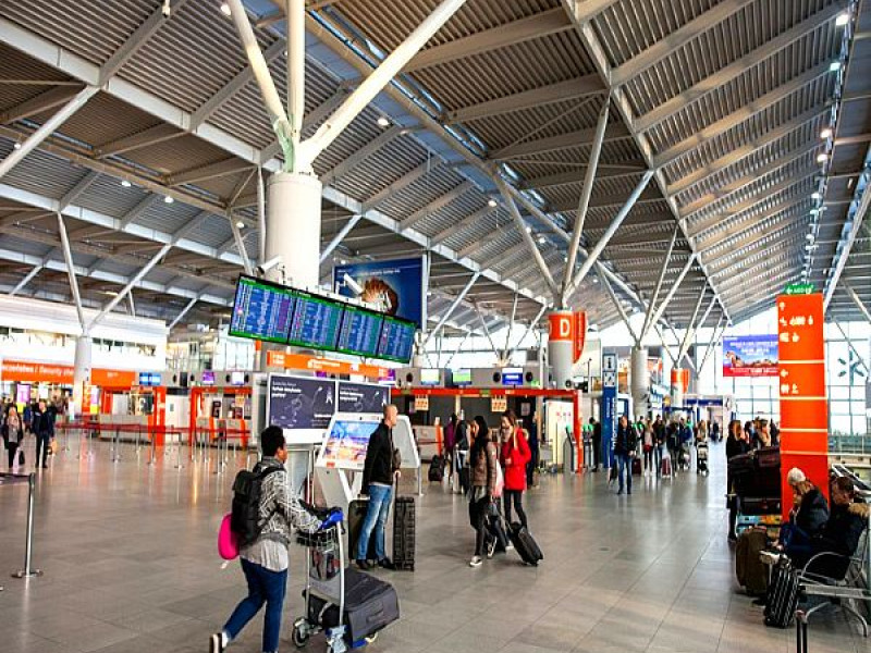 Warsaw airport VIP service photo
